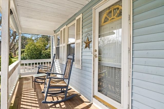 53 Woodlawn St, Taunton, MA 02718