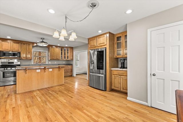 53 Woodlawn St, Taunton, MA 02718