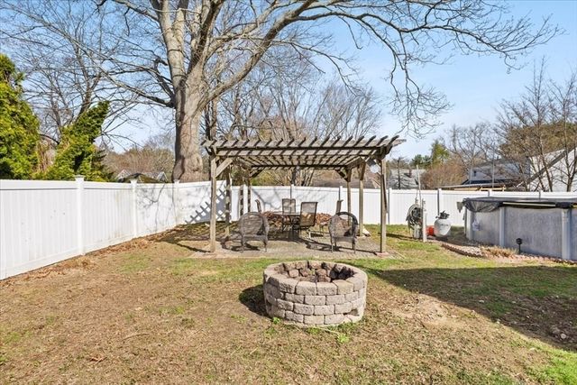 53 Woodlawn St, Taunton, MA 02718