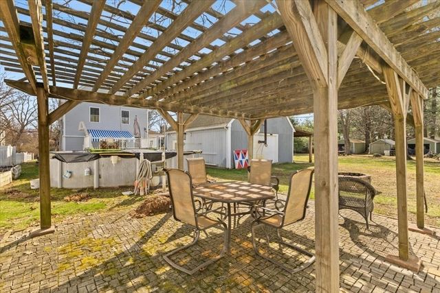 53 Woodlawn St, Taunton, MA 02718