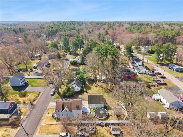 53 Woodlawn St, Taunton, MA 02718