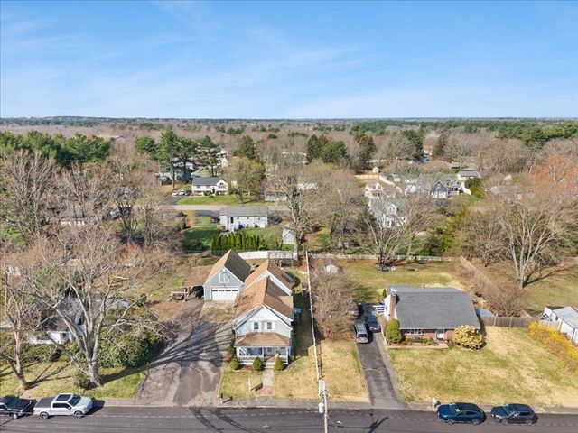 53 Woodlawn St, Taunton, MA 02718