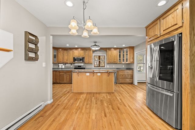 53 Woodlawn St, Taunton, MA 02718