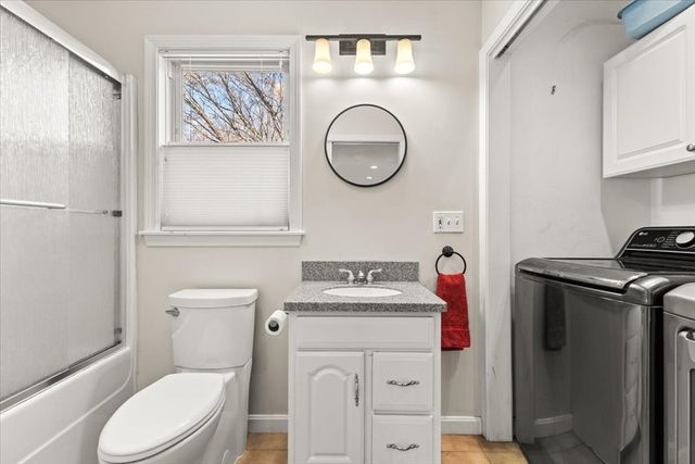 53 Woodlawn St, Taunton, MA 02718