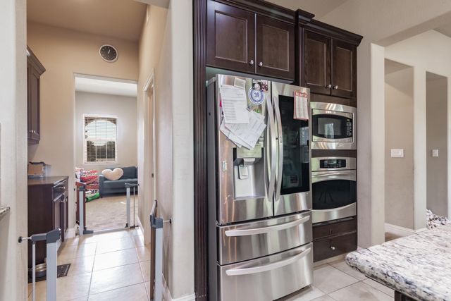 3299 Poe, Clovis, CA 93619