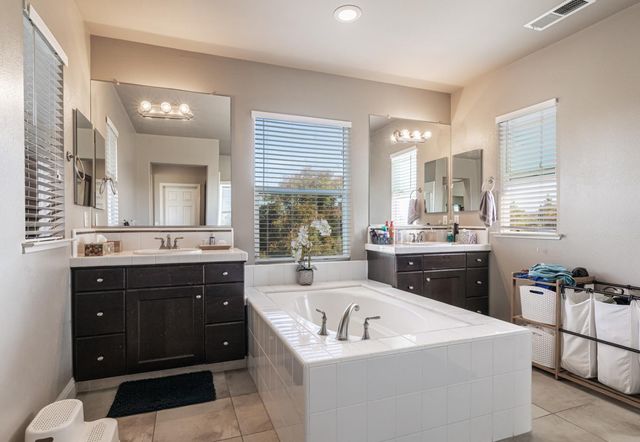 3299 Poe, Clovis, CA 93619