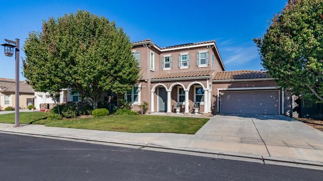 3299 Poe, Clovis, CA 93619