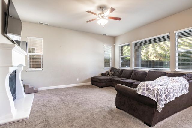 3299 Poe, Clovis, CA 93619