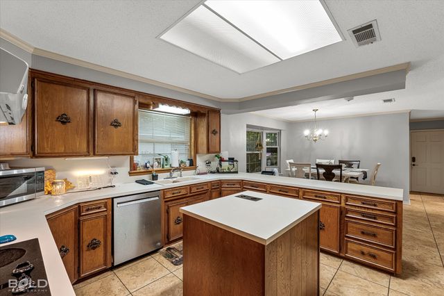 5418 Coach Road, Bossier City, LA 71111