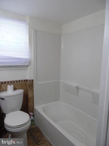 810 POWELL ST, Gloucester City, NJ 08030