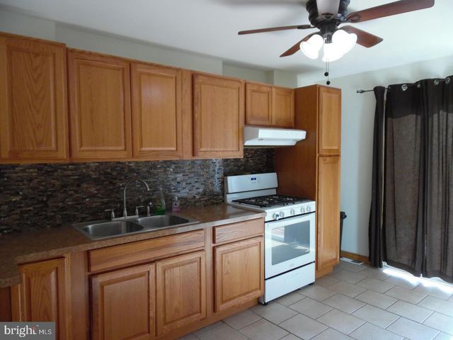 810 POWELL ST, Gloucester City, NJ 08030