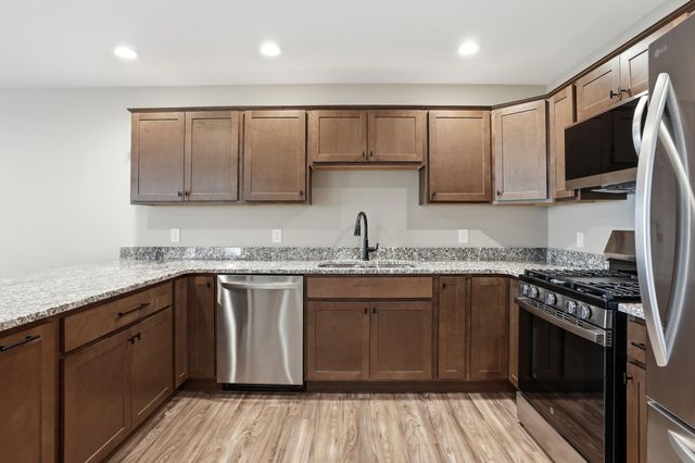 821 9th Street SW 9a, Demotte, IN 46310