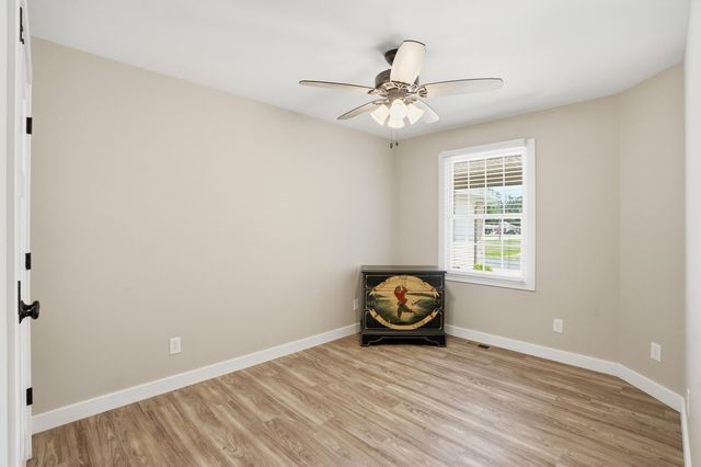 821 9th Street SW 9a, Demotte, IN 46310