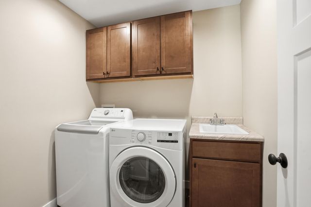 821 9th Street SW 9a, Demotte, IN 46310