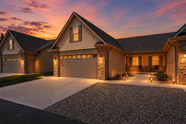 821 9th Street SW 9a, Demotte, IN 46310