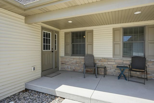 821 9th Street SW 9a, Demotte, IN 46310