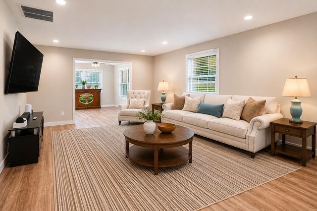 821 9th Street SW 9a, Demotte, IN 46310