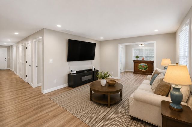 821 9th Street SW 9a, Demotte, IN 46310