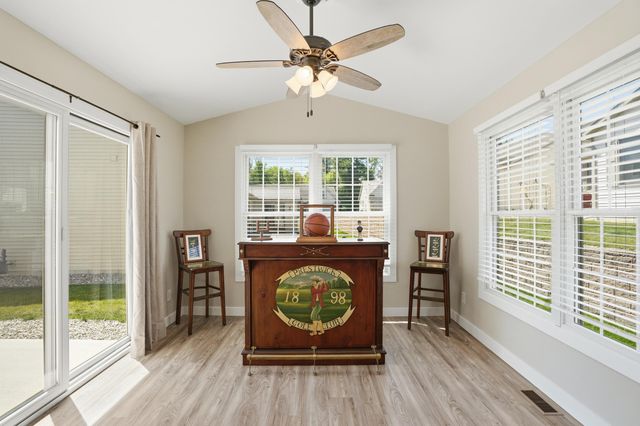 821 9th Street SW 9a, Demotte, IN 46310