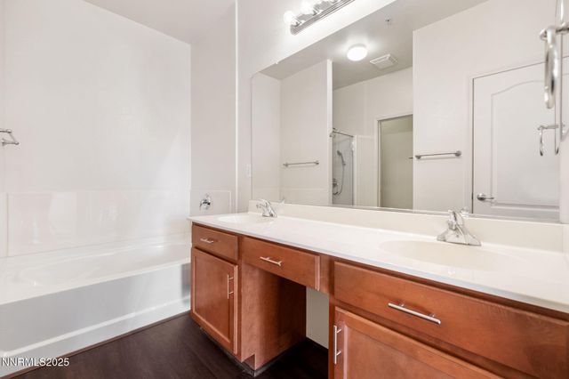 1325 S Meadows Parkway 224, Reno, NV 89521