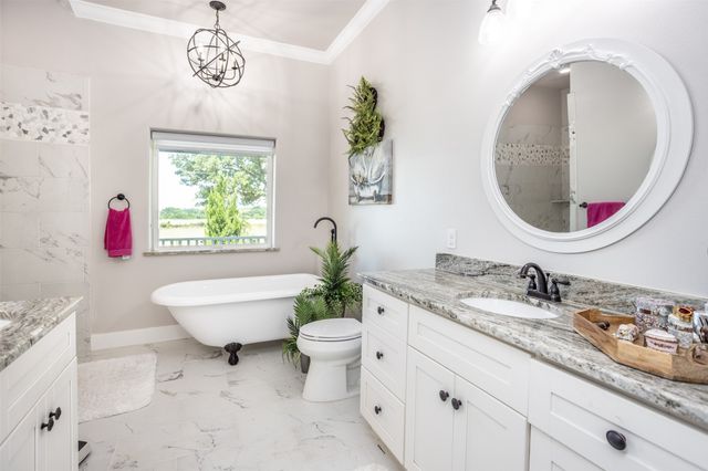 123 County Road 123, Gainesville, TX 76240