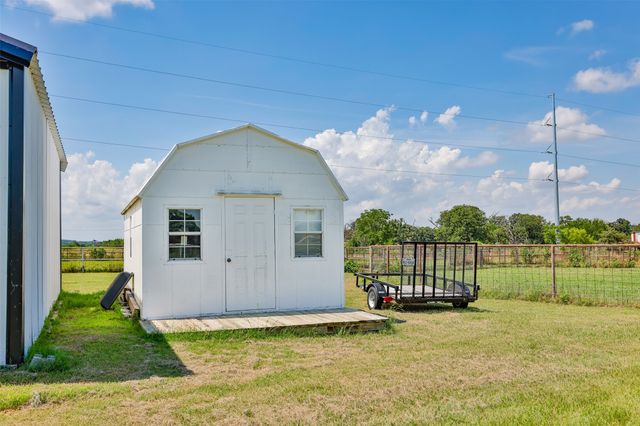 123 County Road 123, Gainesville, TX 76240