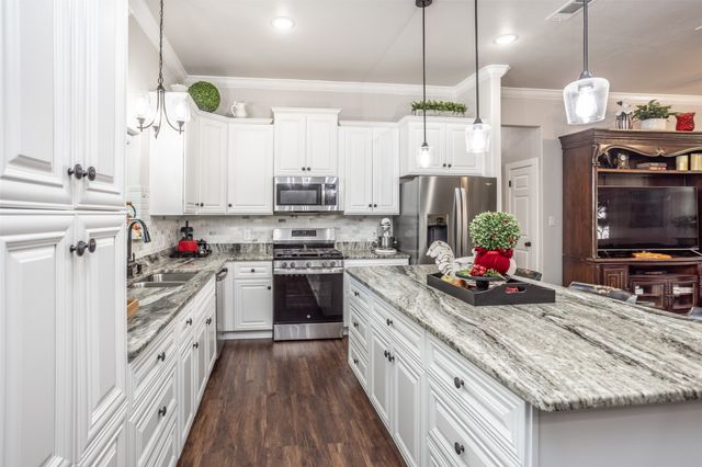 123 County Road 123, Gainesville, TX 76240