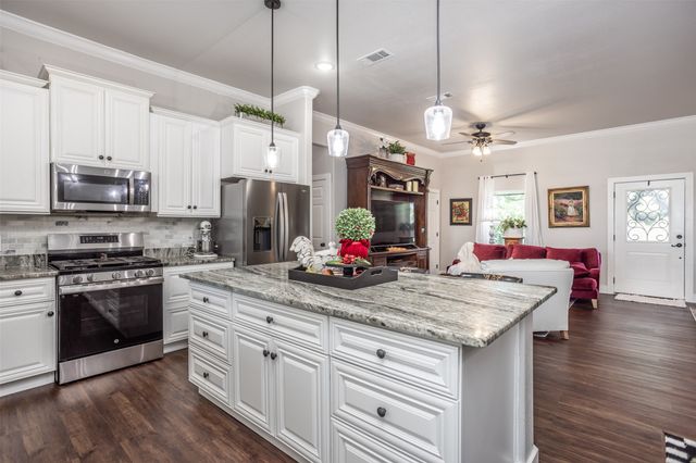123 County Road 123, Gainesville, TX 76240