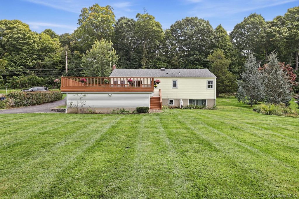 233 Hill Street, Mahopac, NY 10541 — photo 5