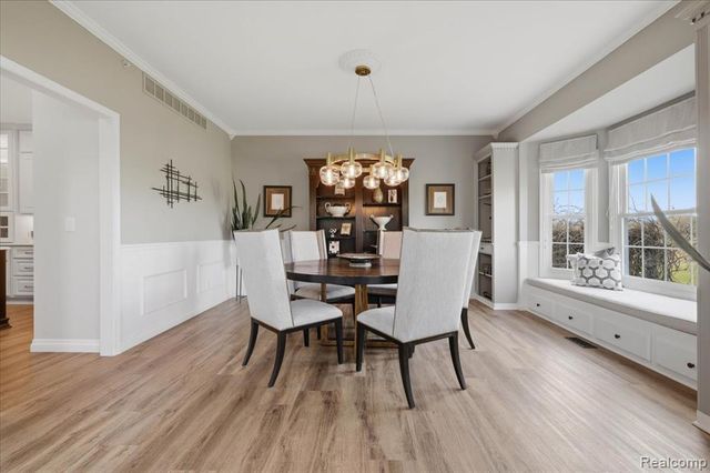 150 Burniah Lane, Lake Orion, MI 48362
