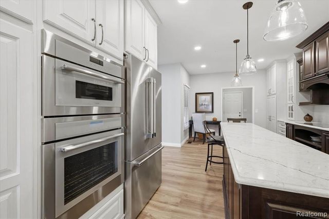 150 Burniah Lane, Lake Orion, MI 48362