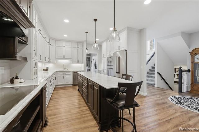 150 Burniah Lane, Lake Orion, MI 48362
