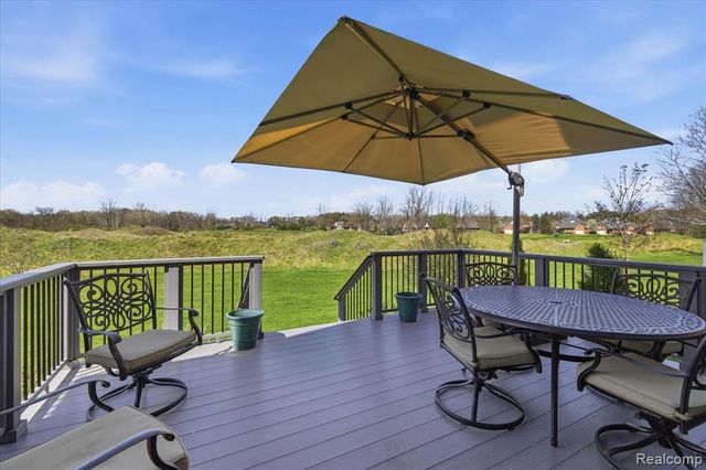 150 Burniah Lane, Lake Orion, MI 48362