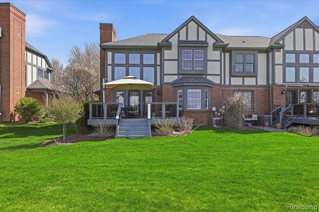 150 Burniah Lane, Lake Orion, MI 48362