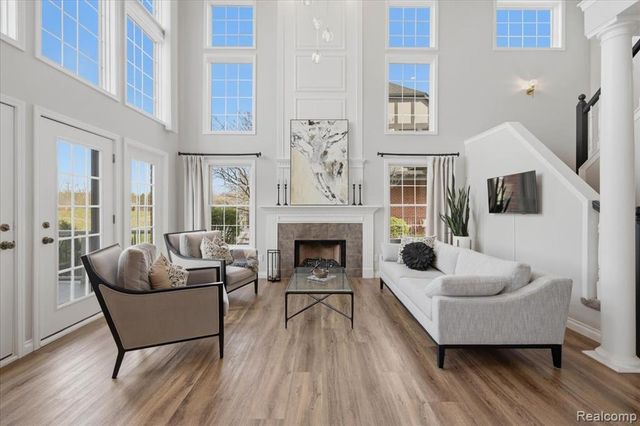 150 Burniah Lane, Lake Orion, MI 48362