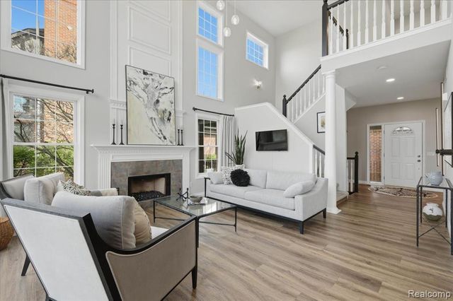 150 Burniah Lane, Lake Orion, MI 48362