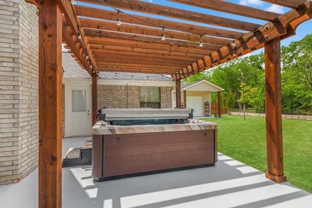 1133 Timber Creek Drive, Weatherford, TX 76086