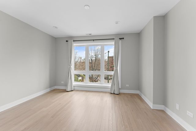 7430 N Hermitage Avenue 3W, Chicago, IL 60626