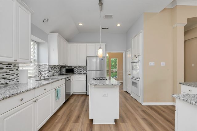1404 Ranch Hill Drive, Irving, TX 75063
