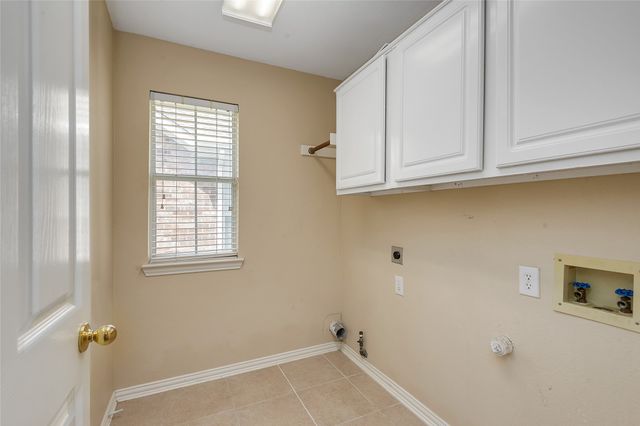 1404 Ranch Hill Drive, Irving, TX 75063