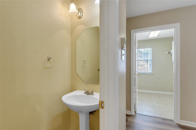 1404 Ranch Hill Drive, Irving, TX 75063