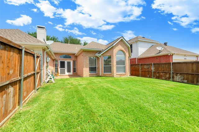 1404 Ranch Hill Drive, Irving, TX 75063