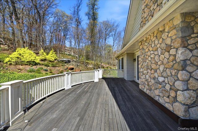 7 Ridgeview Circle, Armonk, NY 10504