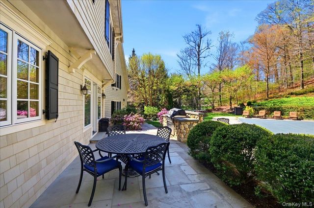 7 Ridgeview Circle, Armonk, NY 10504