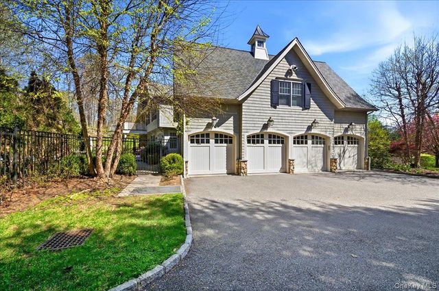 7 Ridgeview Circle, Armonk, NY 10504