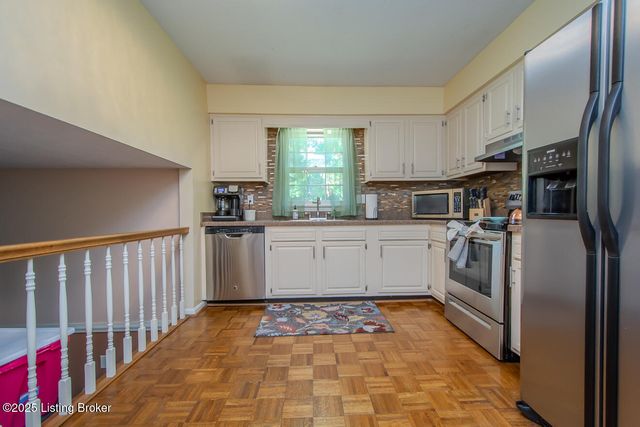 10203 Westwego Pl, Jeffersontown, KY 40299