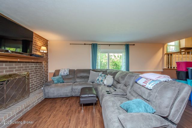 10203 Westwego Pl, Jeffersontown, KY 40299