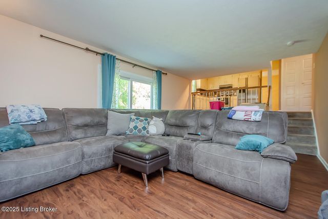 10203 Westwego Pl, Jeffersontown, KY 40299