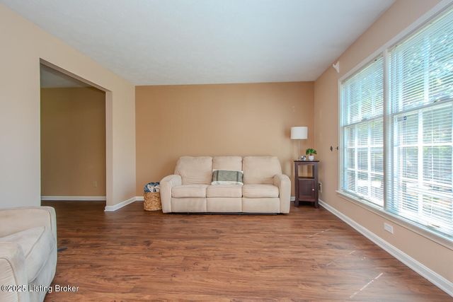 10203 Westwego Pl, Jeffersontown, KY 40299