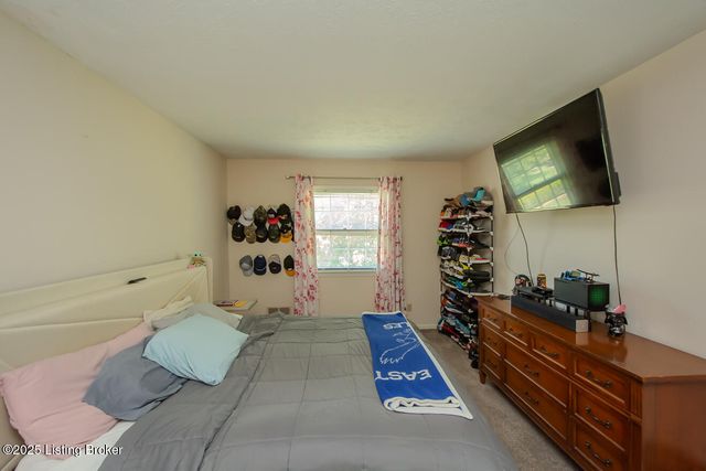 10203 Westwego Pl, Jeffersontown, KY 40299